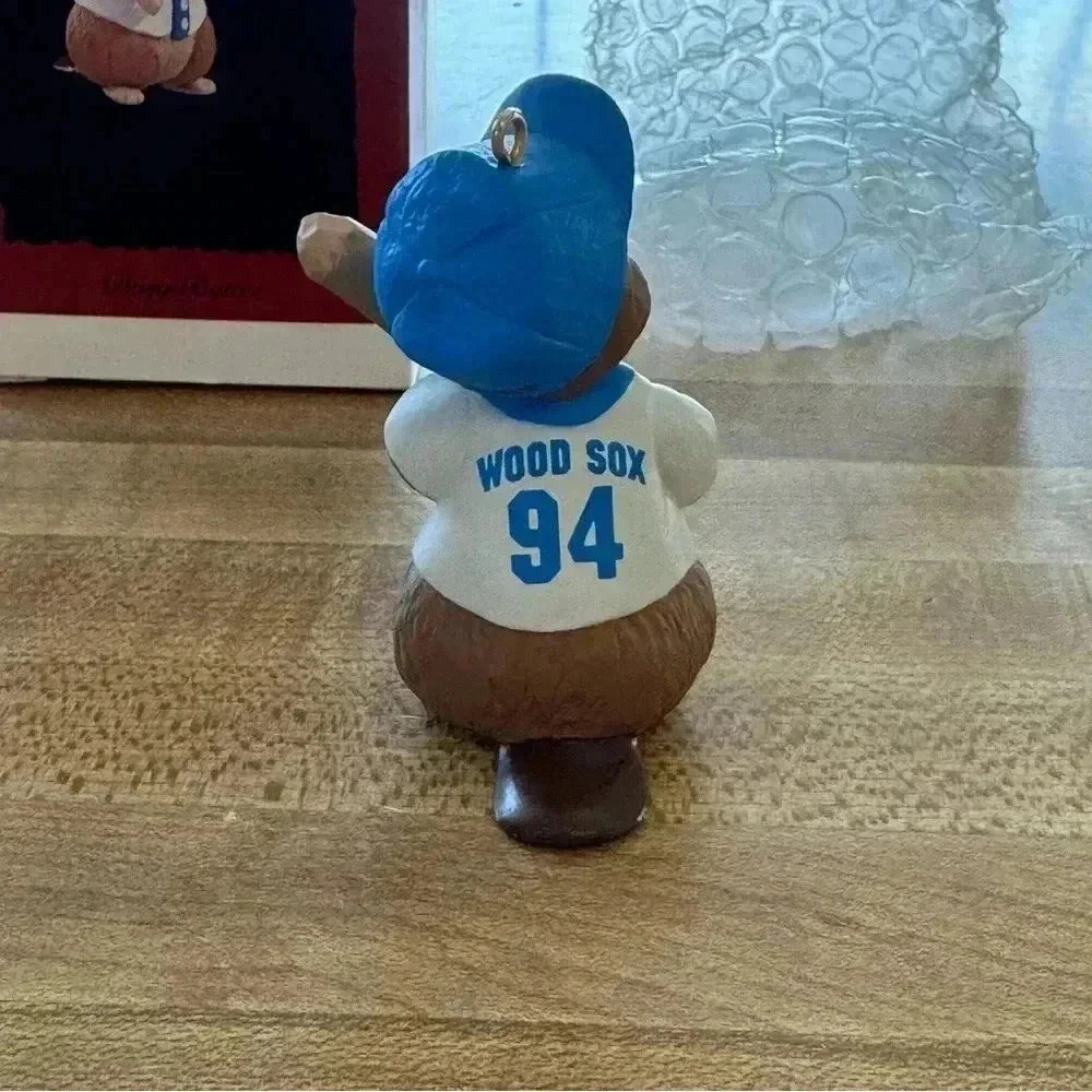 Hallmark Vintage Busy Batter 1994 Beaver Baseball Christmas Keepsake Ornament - Picture 3 of 8